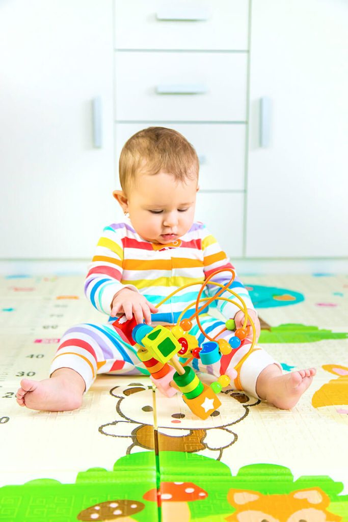 Jeu éducatif à Les Coquillettes Micro-Crèche à La Réunion